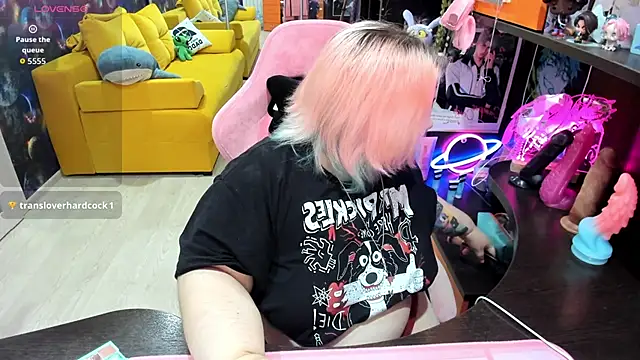 Softie Sofy online show from May 30, 2:18 am