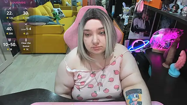 Snapshot of Softie_Sofy chatting on June 28, 2:40 am Softie Sofy online show from June 28, 2:40 am