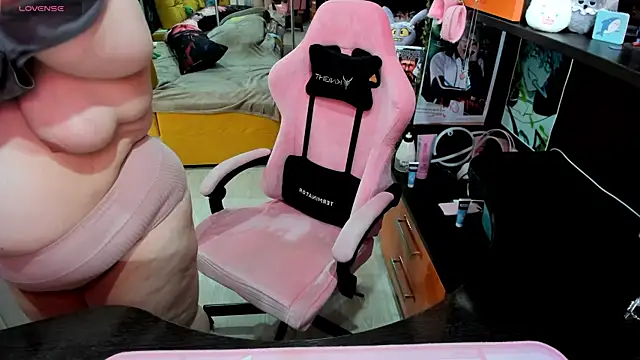 Softie Sofy online show from April 14, 3:00 am