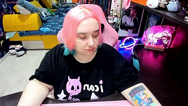 Softie Sofy online show from March 3, 3:35 am