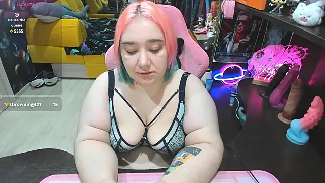 Softie Sofy online show from December 19, 2:37 am