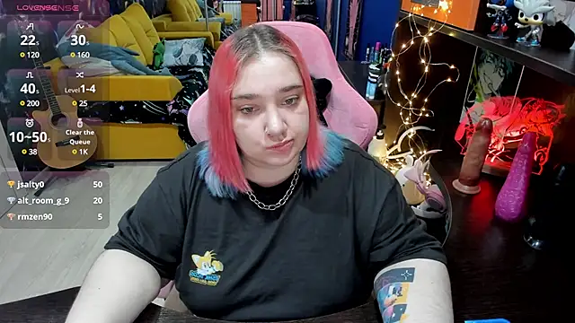 Snapshot of Softie_Sofy chatting on March 22, 10:28 am Softie Sofy online show from March 22, 10:28 am