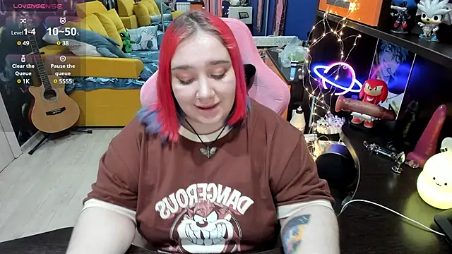 Snapshot of Softie_Sofy chatting on March 11, 10:51 am Softie Sofy online show from March 11, 10:51 am