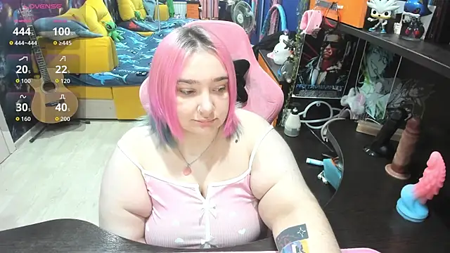 Snapshot of Softie_Sofy chatting on October 6, 11:16 pm Softie Sofy online show from October 6, 11:16 pm