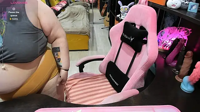 Softie Sofy online show from April 11, 1:13 am