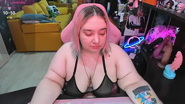 Snapshot of Softie_Sofy chatting on July 3, 2:29 am Softie Sofy online show from July 3, 2:29 am