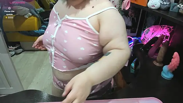 Softie Sofy online show from March 17, 2:36 am