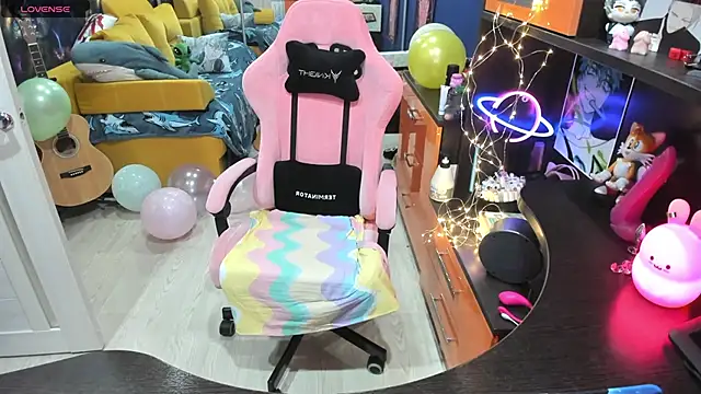 Snapshot of Softie_Sofy chatting on March 8, 3:06 am Softie Sofy online show from March 8, 3:06 am