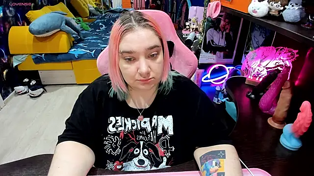 Softie Sofy online show from February 28, 1:05 am