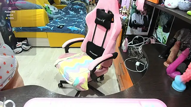 Softie Sofy online show from February 17, 3:04 am