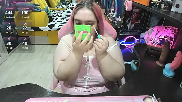 Snapshot of Softie_Sofy chatting on November 7, 3:44 am Softie Sofy online show from November 7, 3:44 am