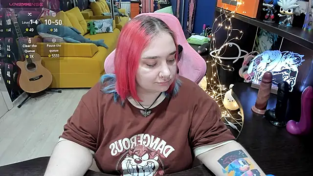 Snapshot of Softie_Sofy chatting on March 18, 11:11 am Softie Sofy online show from March 18, 11:11 am