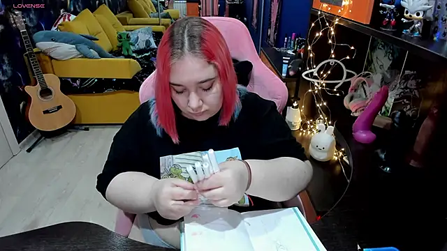 Snapshot of Softie_Sofy chatting on March 20, 9:15 am Softie Sofy online show from March 20, 9:15 am