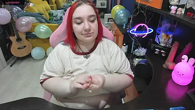 Snapshot of Softie_Sofy chatting on March 7, 2:04 am Softie Sofy online show from March 7, 2:04 am