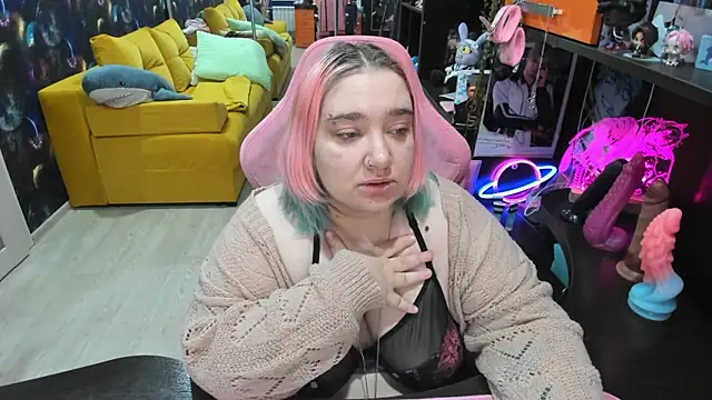 Softie Sofy online show from May 22, 2:42 am
