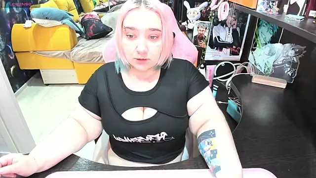 Softie Sofy online show from April 17, 2:58 am