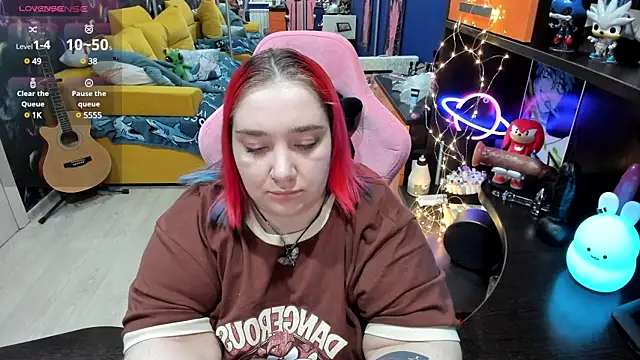 Snapshot of Softie_Sofy chatting on March 12, 2:23 pm Softie Sofy online show from March 12, 2:23 pm