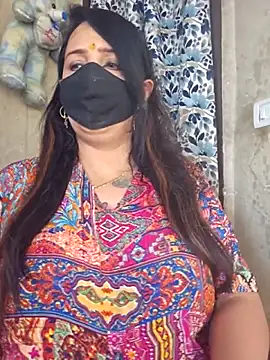 cute-tanvi online show from April 15, 1:33 am