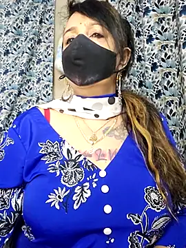 cute-tanvi online show from January 15, 1:09 am