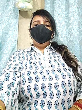 cute-tanvi online show from October 25, 1:05 am