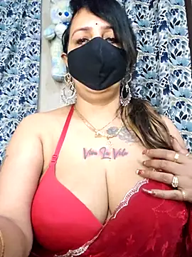 cute-tanvi online show from February 6, 1:12 am