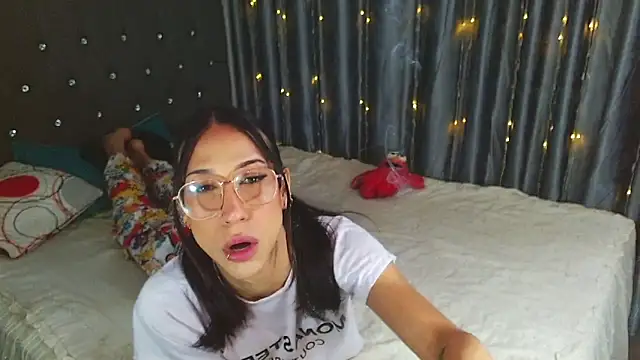 Kenisha Sweet online show from February 8, 5:43 pm