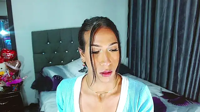 Snapshot of Kenisha_Sweet chatting on September 24, 11:43 pm Kenisha Sweet online show from September 24, 11:43 pm