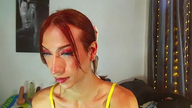 Snapshot of Kenisha_Sweet chatting on June 21, 8:47 pm Kenisha Sweet online show from June 21, 8:47 pm