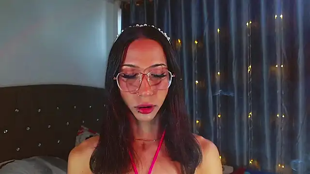 Kenisha Sweet online show from February 15, 9:14 pm