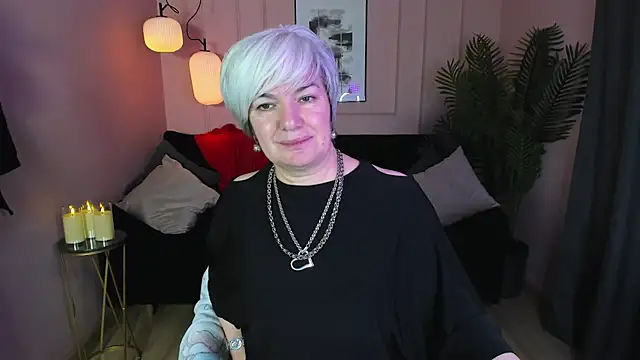 Snapshot of CarmenSoft chatting on February 9, 11:04 pm CarmenSoft online show from February 9, 11:04 pm