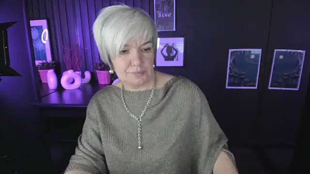 Snapshot of CarmenSoft chatting on October 24, 8:41 pm CarmenSoft online show from October 24, 8:41 pm