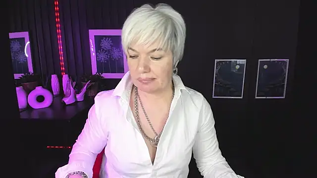 Snapshot of CarmenSoft chatting on February 16, 12:19 am CarmenSoft online show from February 16, 12:19 am