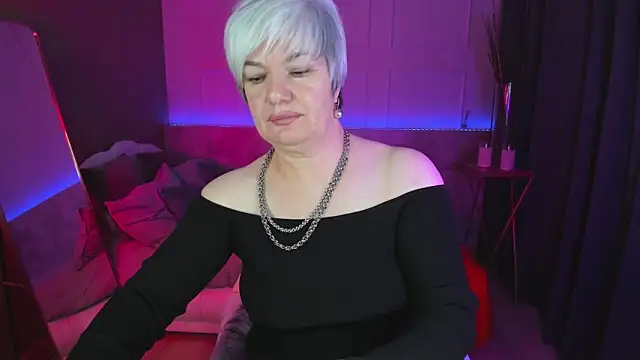 Snapshot of CarmenSoft chatting on February 27, 3:08 am CarmenSoft online show from February 27, 3:08 am