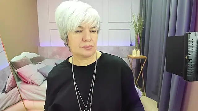 Snapshot of CarmenSoft chatting on March 7, 8:44 pm CarmenSoft online show from March 7, 8:44 pm
