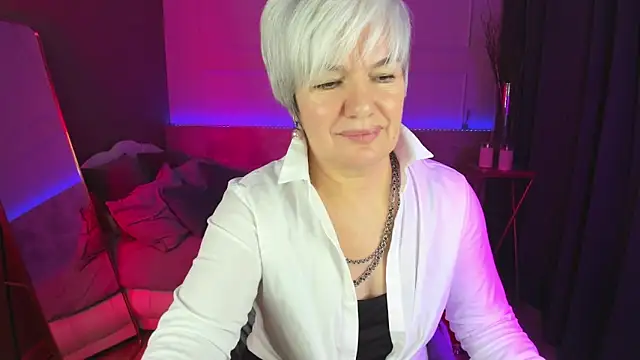 Snapshot of CarmenSoft chatting on February 27, 12:03 am CarmenSoft online show from February 27, 12:03 am