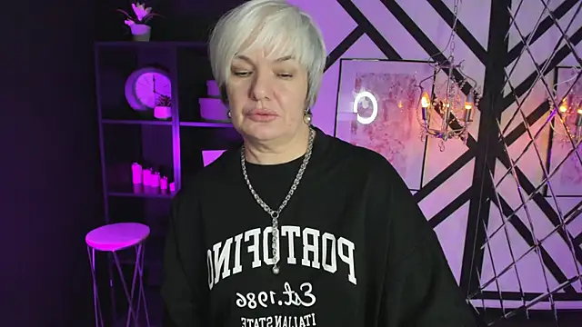 Snapshot of CarmenSoft chatting on November 10, 8:36 pm CarmenSoft online show from November 10, 8:36 pm