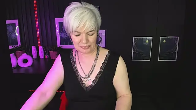 Snapshot of CarmenSoft chatting on February 16, 3:37 am CarmenSoft online show from February 16, 3:37 am