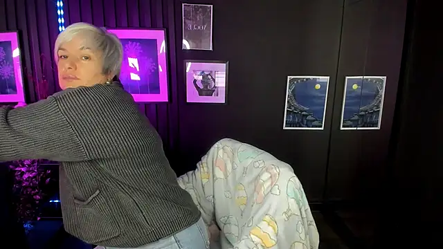 CarmenSoft online show from December 19, 8:33 pm