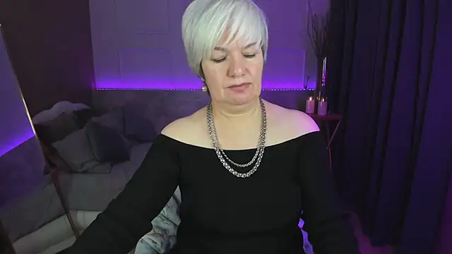 Snapshot of CarmenSoft chatting on March 11, 3:25 am CarmenSoft online show from March 11, 3:25 am