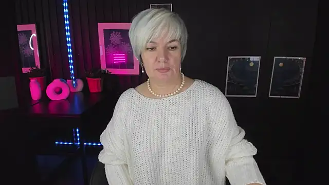 Snapshot of CarmenSoft chatting on October 28, 8:41 pm CarmenSoft online show from October 28, 8:41 pm