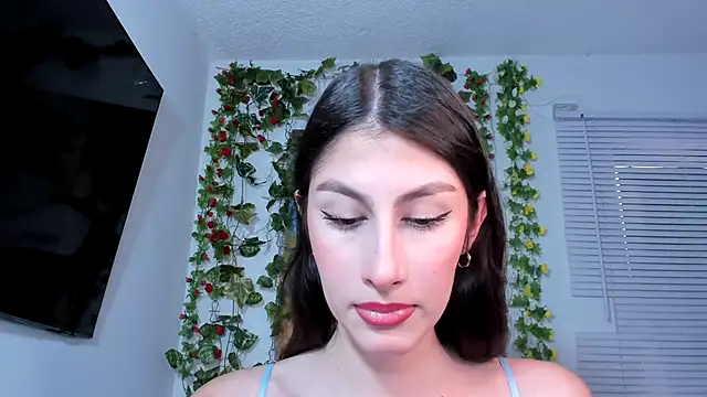 valeria gonzales  online show from February 18, 7:52 pm