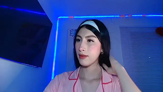 valeria gonzales  online show from November 14, 10:35 pm