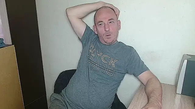 Johan   Barker online show from February 1, 12:36 pm