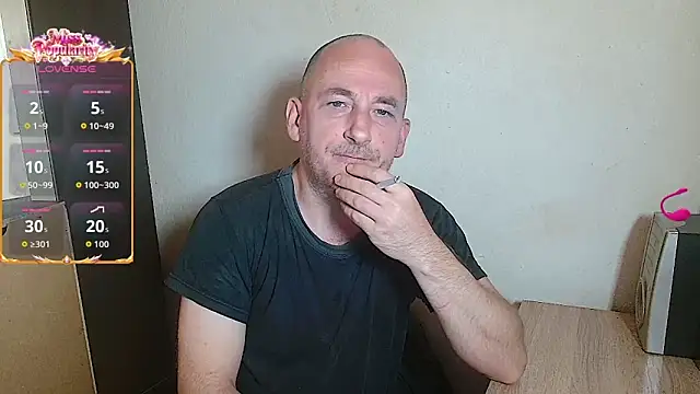 Snapshot of Johan___Barker chatting on June 14, 10:27 am Johan Barker online show from June 14, 10:27 am