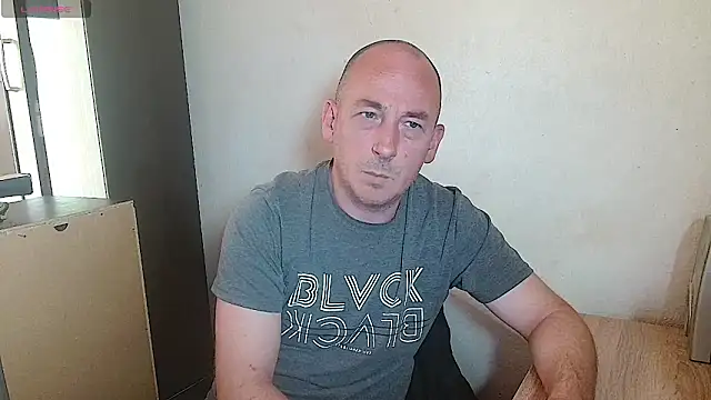 Snapshot of Johan___Barker chatting on April 22, 12:01 pm Johan Barker online show from April 22, 12:01 pm