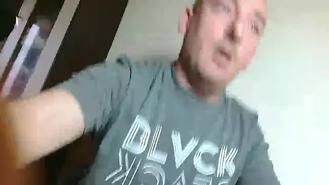 Johan   Barker online show from December 5, 10:58 am