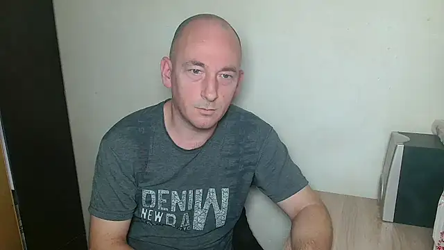 Johan   Barker online show from December 15, 1:06 pm