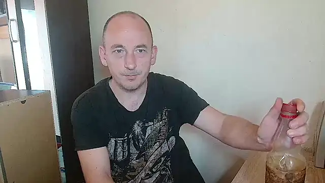 Johan   Barker online show from March 25, 12:48 pm