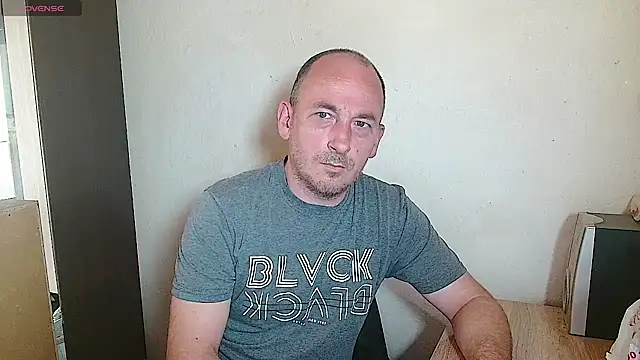 Johan   Barker online show from April 13, 12:09 pm