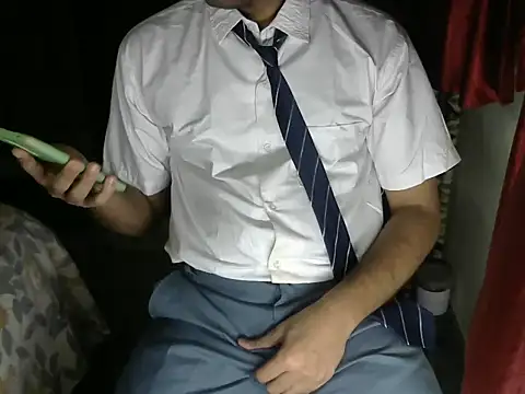 aloneboy1996 online show from October 27, 7:04 pm